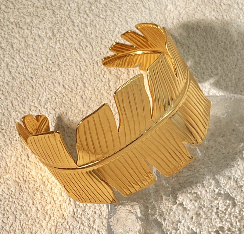 Stylish Leaf Shape Broad Chunky Bracelet For Girls & Women
