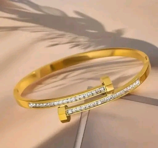 18k Gold Plated Stainless Steel Diamond Studs Bracelet Anti Tarnish For Girls & Women