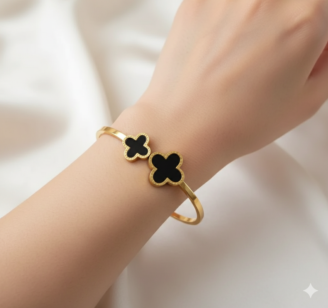 Stainless Steel 18k gold plated bracelet -Style Anti Tarnish Clover Bracelet