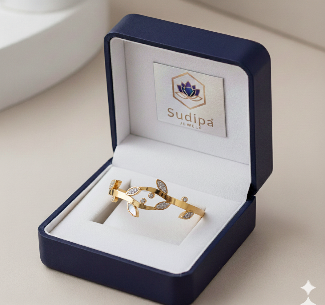 Stylish Anti Tarnish leaf Design Bracelet For Women/Girls